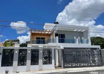 Se vende casa de 2 niveles en el residencial doÑa idalia