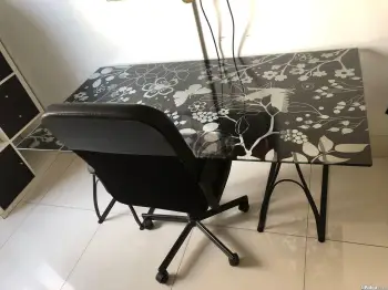 Escritorio y  silla