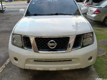 Nissan pathfinder año 2011 gasolina blanca