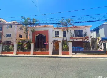 Hermosa casa de dos niveles en residencial mirador del este