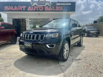 Jeep grand cherokee laredo 2017