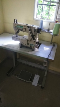Vendo maquina de coser cover de oportunidad