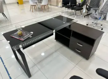 Escritorio tope de cristal