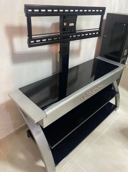 Mesa / taburete para televisión con soporte y almacenamient