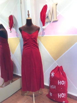 Hermoso vestido rojo con escote pronunciado   size/small