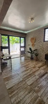 Casa en venta con piscina 3 habitaciones y 3.5 baños