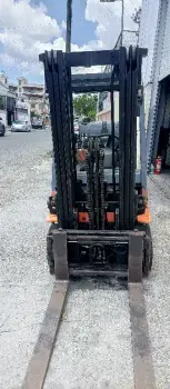 Montacarga toyota de 2.5 tonelada