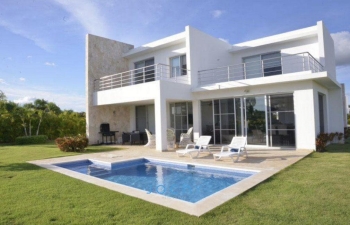 Jochy real estate vende villa en el complejo turístico playa nueva rom