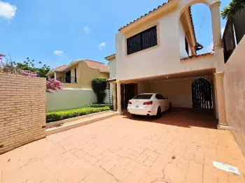 Casa en venta en altos de arroyo hondo 3 rd20500000