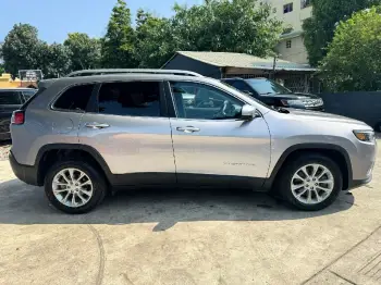 Jeep cherokee latitude 2019