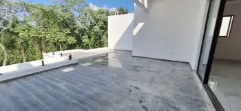 se vende una casa en arroyo hondo iii de 3 niveles