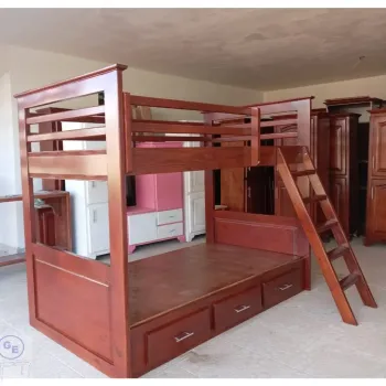 Camarote en madera con escalera