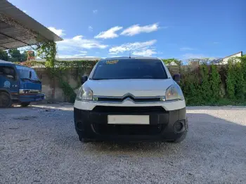 Citroen berlingo 2013 furgoneta en azua