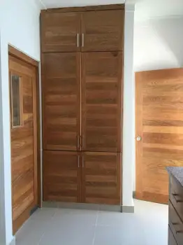 Puerta en madera para interior