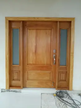 Porton en madera de entrada