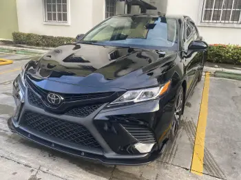 Toyota camry se 2020