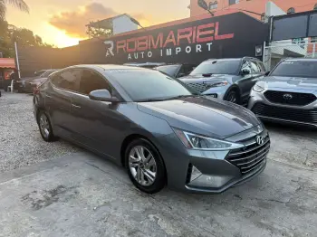 Hyundai elantra sel 2019 gris recien importado