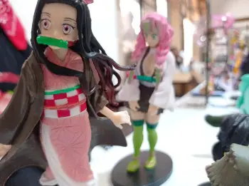 Figura anime nezuko y mitsuri / kimetsu no yaiba / demon slayer