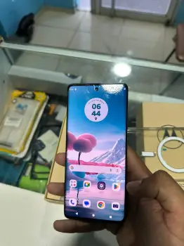 Motorola edge 40 neo en caja
