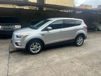 Se vende ford escape 2019