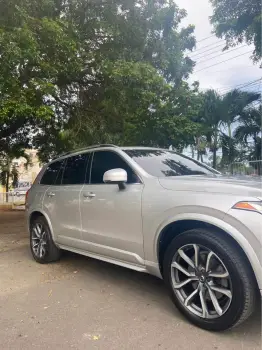 Volvo cx90 2018 momentum t6 awd clean carfax  como nueva .