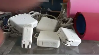 Cargadores de laptop apple  casi nuevo en azua