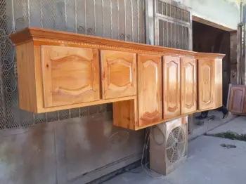 Gabinete en madera de caoba