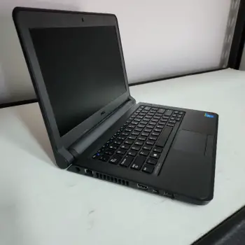 Laptop dell latitude 3340 en la vega
