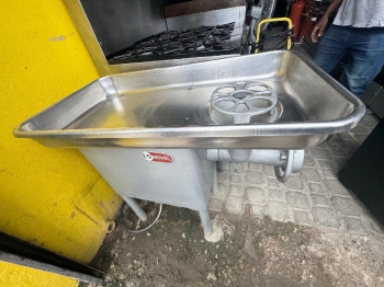 Se vende molino de carne industrial