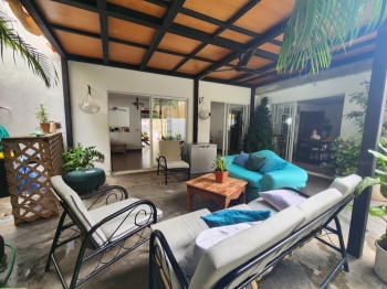 Casa en venta 2 niveles en la av. independecia