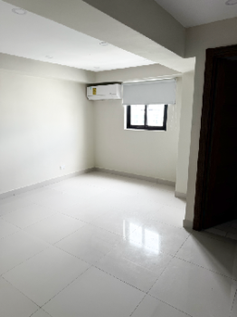 Se alquila hermoso apartamento en seralles piso alto