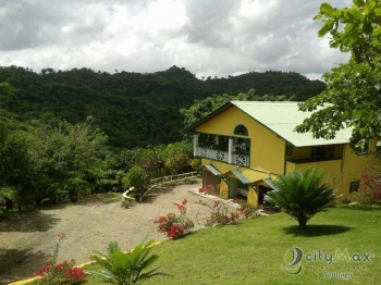 De venta hermosa villa en puesto grande moca.