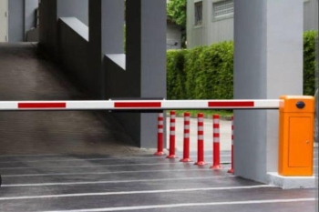Barrera de paso de seguridad y acceso vehicular