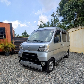 Daihatsu hijet 2019