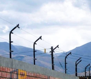 Sistema de cerco eléctrico inteligente con alarma