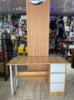 Mesa de escritorio de 4 cajones