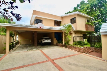 Vendo casa solar en arroyo hondo viejo