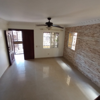 Casa en venta de 3 niveles en la zona oriental s.d.e.