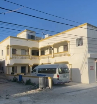 Vendo un edificio de 11  apartamentos y local en bávaro