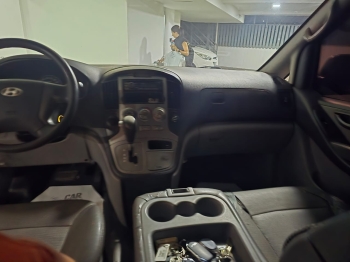 Van   hyundai  grand  starex