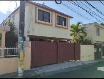 Casa de dos niveles en buena vista -villa mella