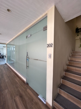 Local comercial ideal para cualquier tipo de negocio en los prados