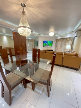 Venta de apartamento  – frente al parque mirador sur