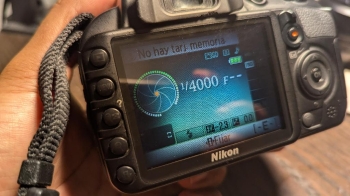Nikon con lente 35mm 1.8 y accesorios . oportunida