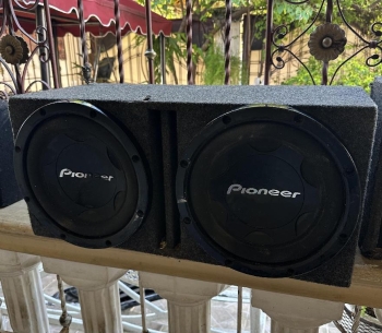 Subwoofer bajo de 12 pioneer t5 1000 watts cada una planta comando cm
