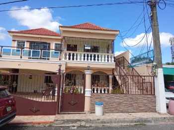 Se alquila casa 2do nivel en santo domingo norte