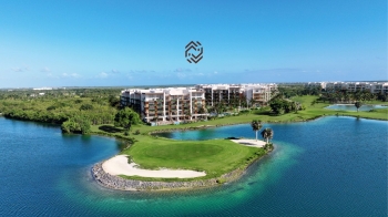 Un refugio seguro entre el golf y laguna