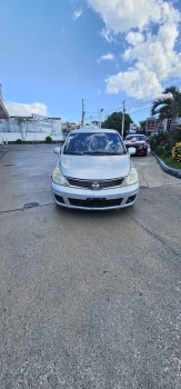 Nissan versa 2011