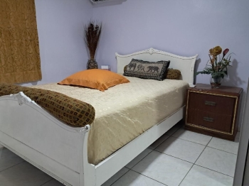 Alquilo habitación amueblada av abraham lincol