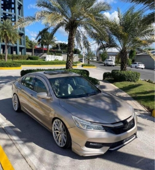Honda accord touring 2015  en peravia